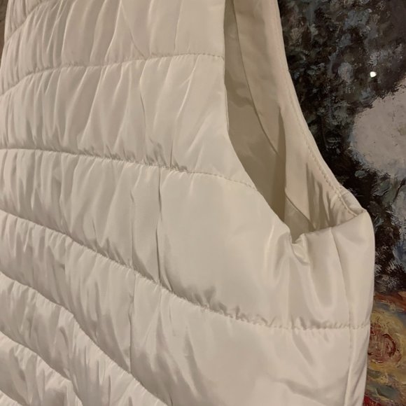 Michael Kors~ Puffer Vest - Picture 13 of 16